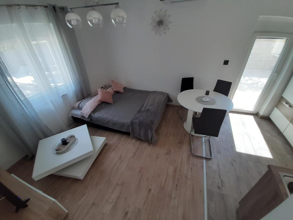 Ferienhaus Karlo Pridraga Экстерьер фото