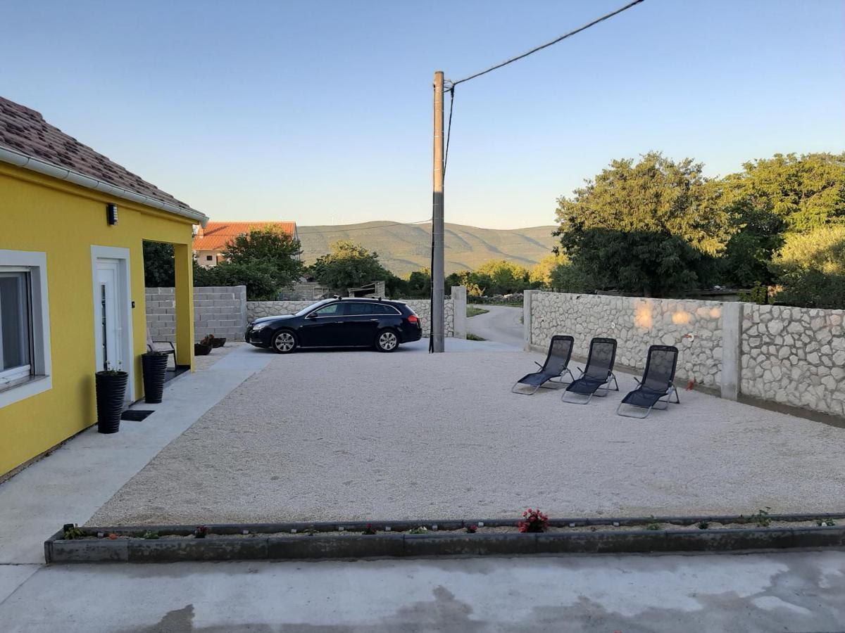 Ferienhaus Karlo Pridraga Экстерьер фото