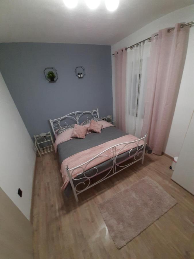 Ferienhaus Karlo Pridraga Экстерьер фото